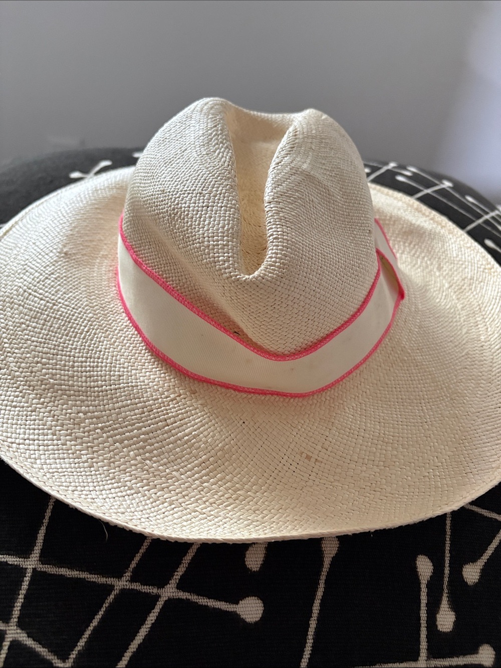 Artesano Straw Sun Hat with Pink-Trim Band Small